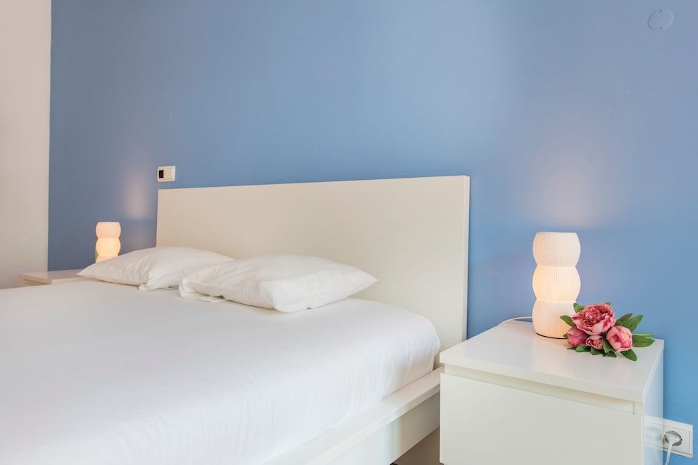 undefined Family Wonder Two Bedroom Garage 8