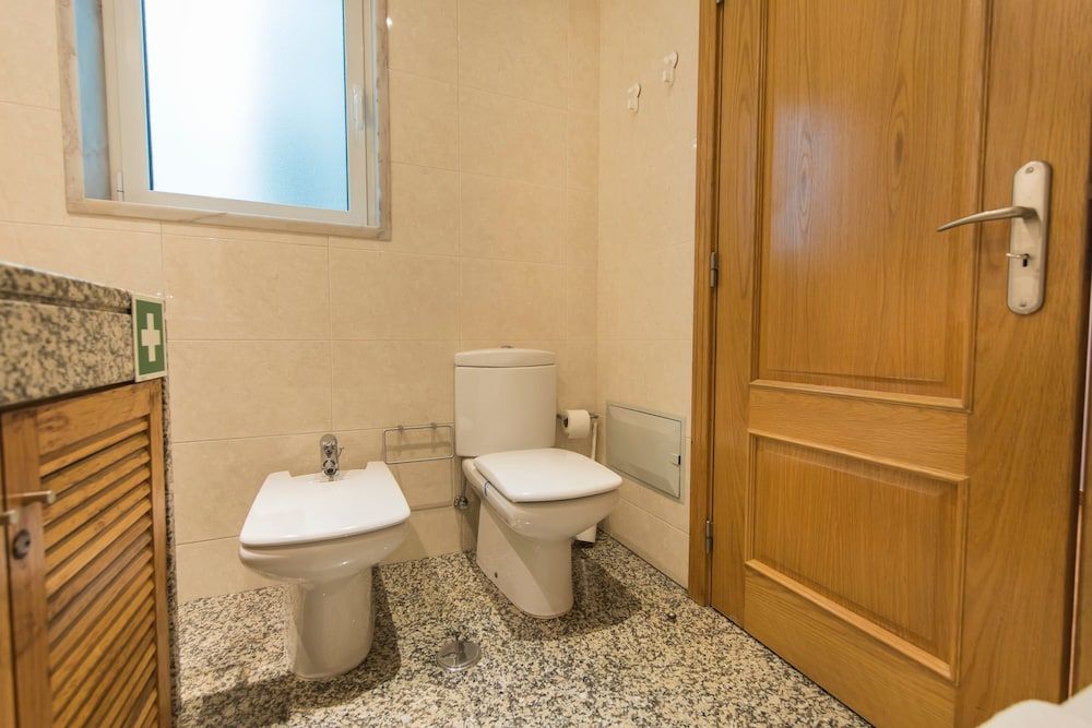 Family Wonder Two Bedroom Garage Apartment, 2 Bedrooms, City View 16