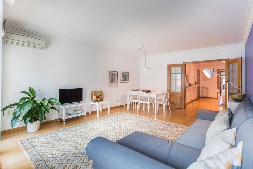 Family Wonder Two Bedroom Garage Apartment, 2 Bedrooms, City View 30