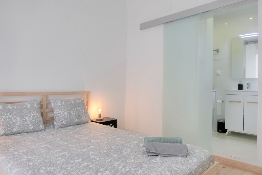 undefined TT Anjos Lisbon Rooms 9