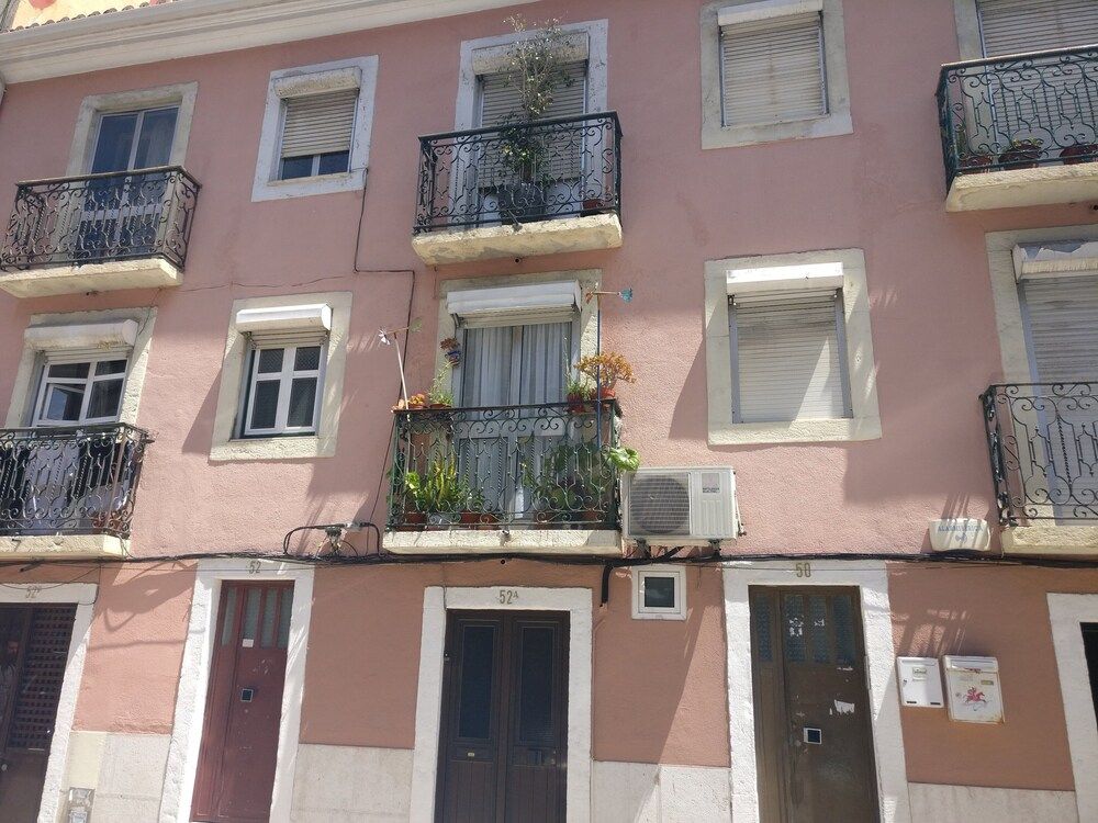 undefined TT Anjos Lisbon Rooms 2