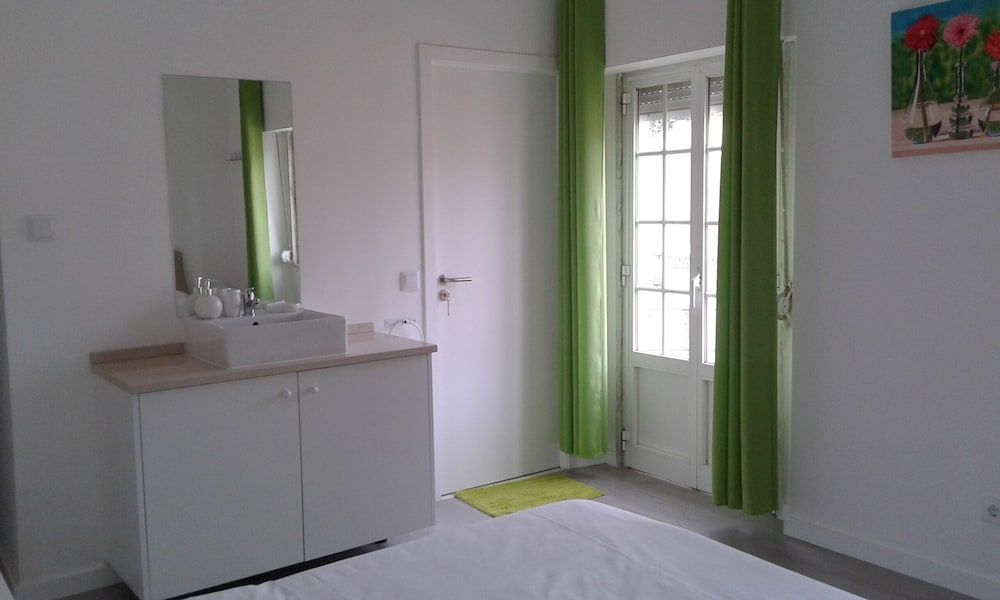Lisbon Palma Rooms Quadruple Room (Green) 3