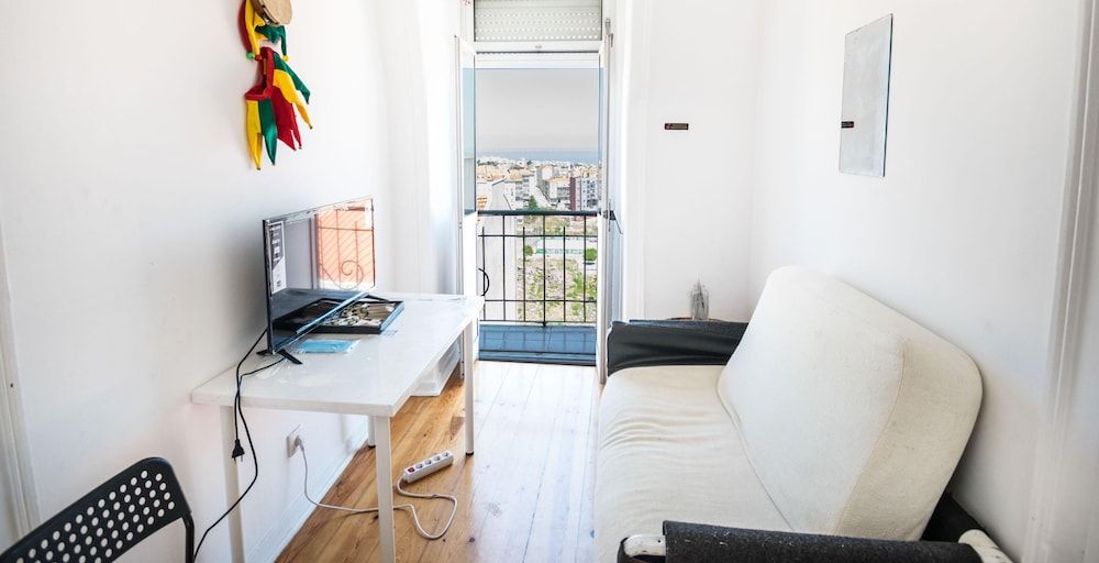 Travel Inn Lisbon Economy Single Room 2