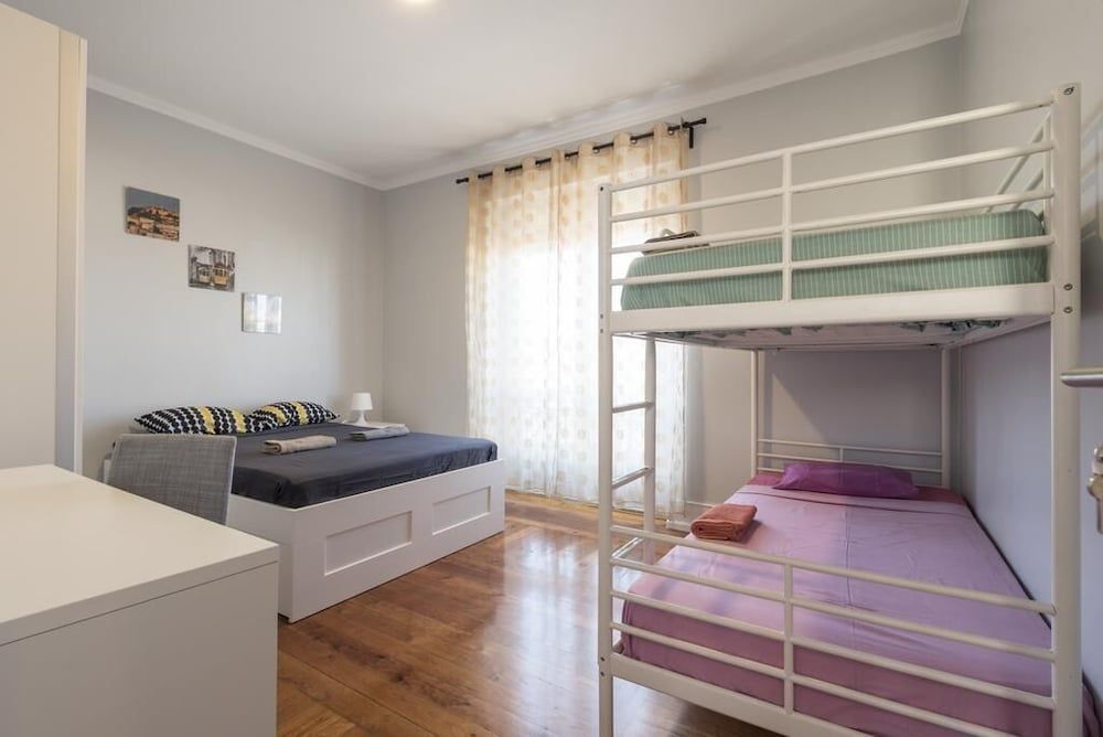 Room Gani - Hostel Quadruple Room, Shared Bathroom, City View