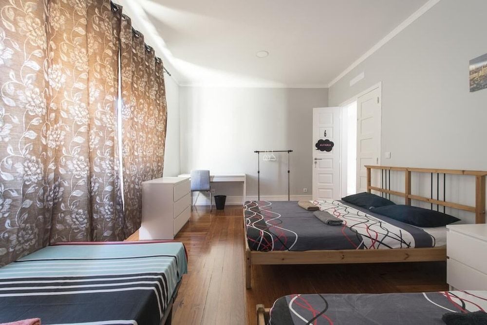 Room Gani - Hostel Family Room, Shared Bathroom, City View 18