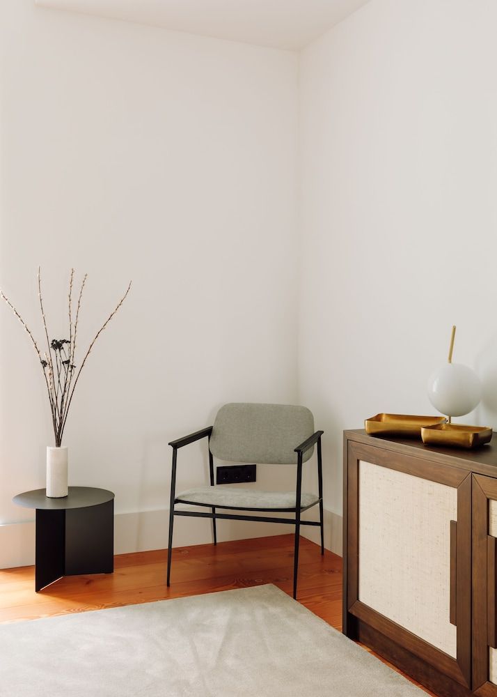 The Art Gate Superior Room 3