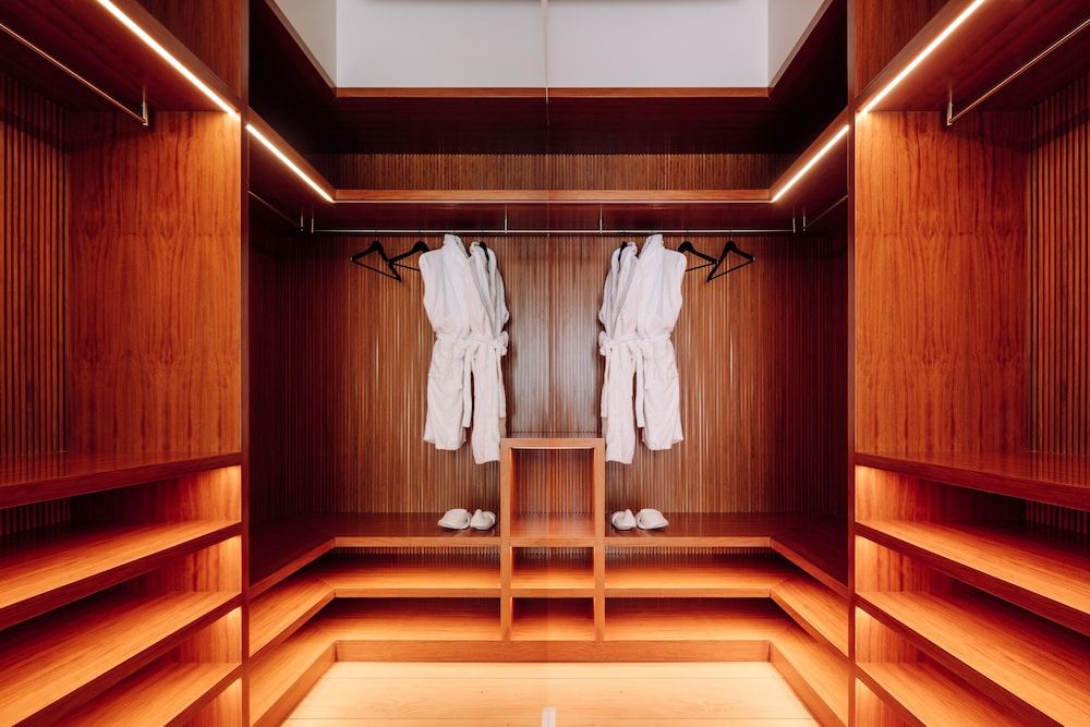 The Art Gate Premium Suite 2