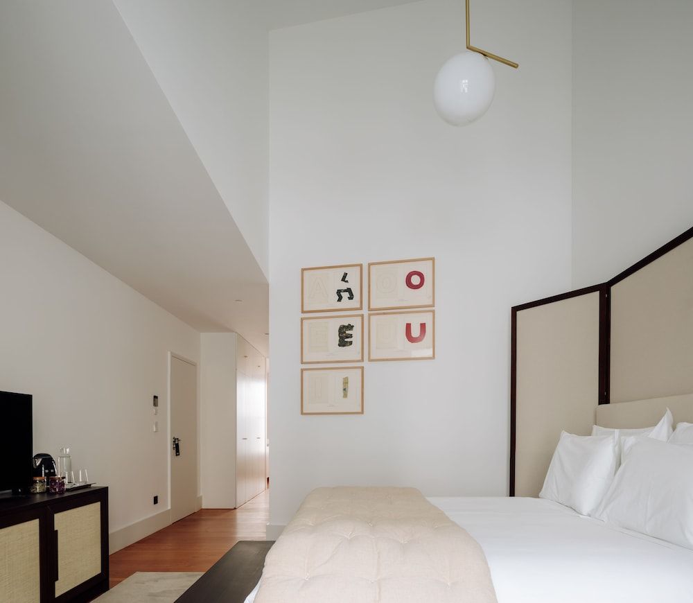 The Art Gate Superior Room 4