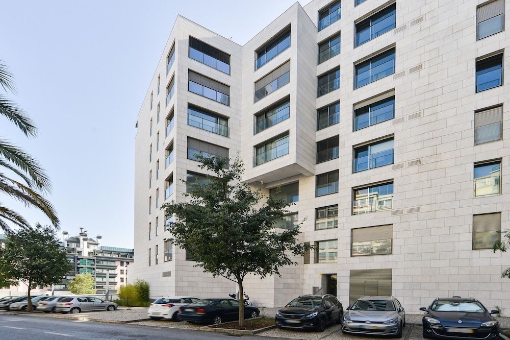 undefined Sunny & Bright Amoreiras Apartment 2