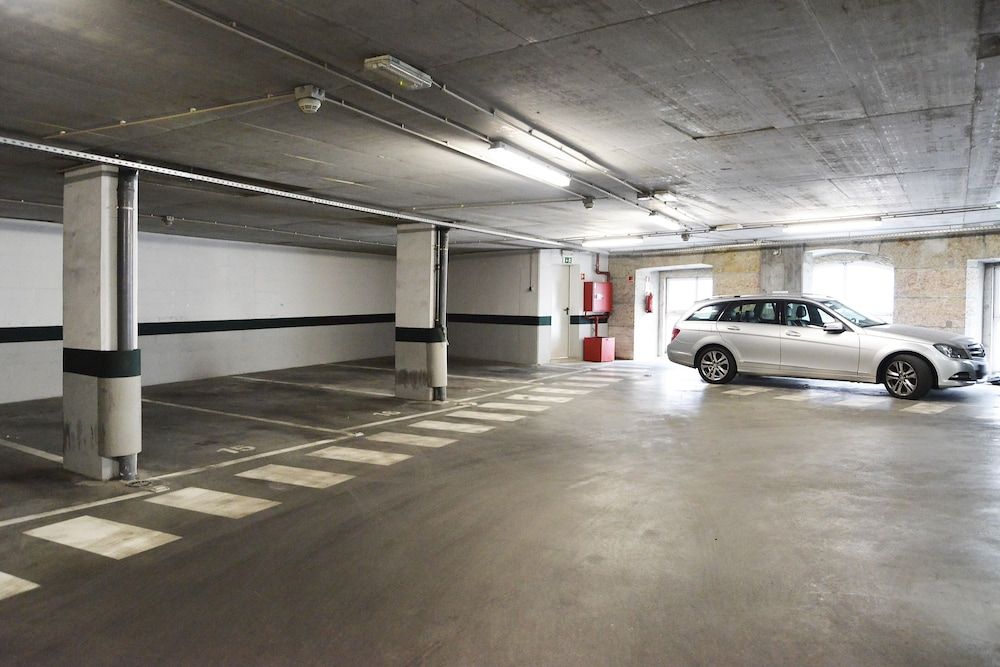 undefined Urban Chic Apartment 6