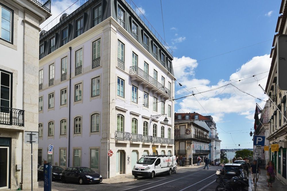 undefined Urban Chic Apartment 4