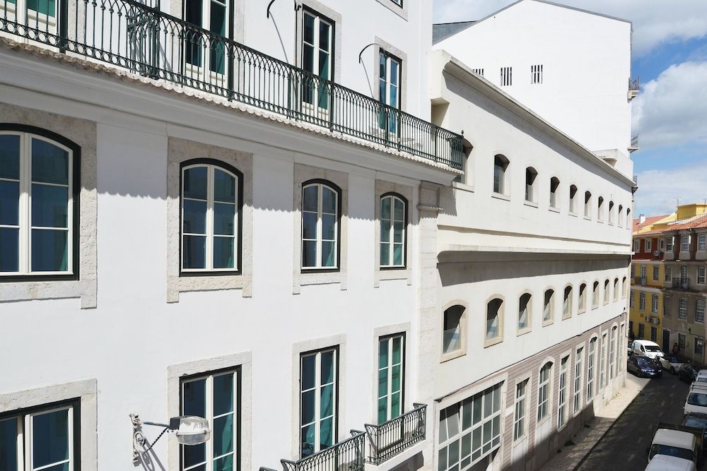 undefined Urban Chic Apartment 5