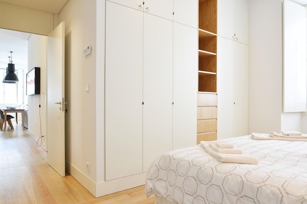 undefined Urban Chic Apartment 8