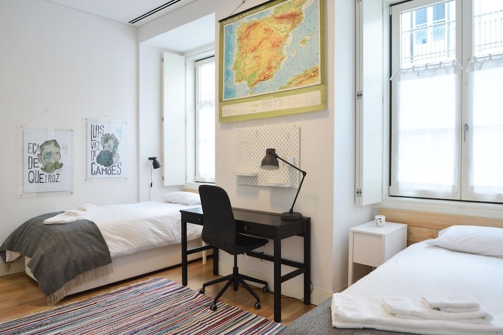 undefined Urban Chic Apartment 10