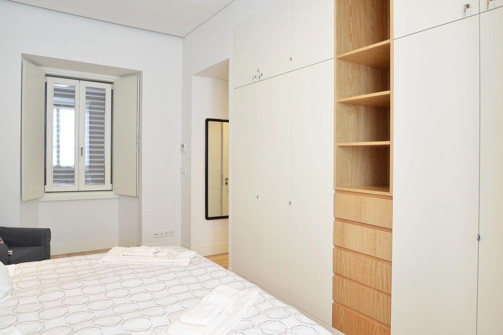 undefined Urban Chic Apartment 9