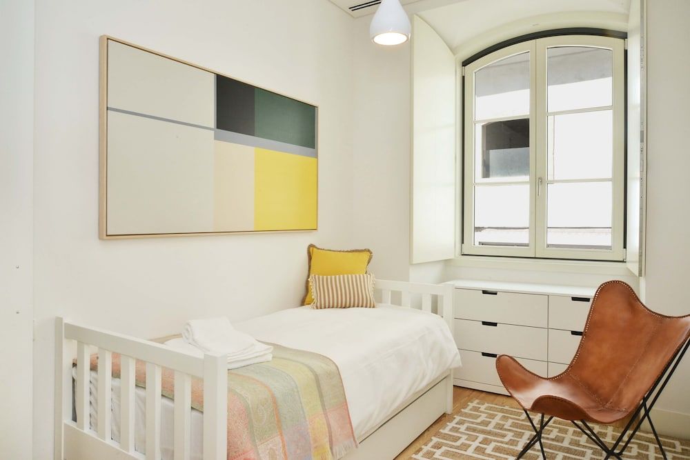 undefined Trendy Chic Apartment 9