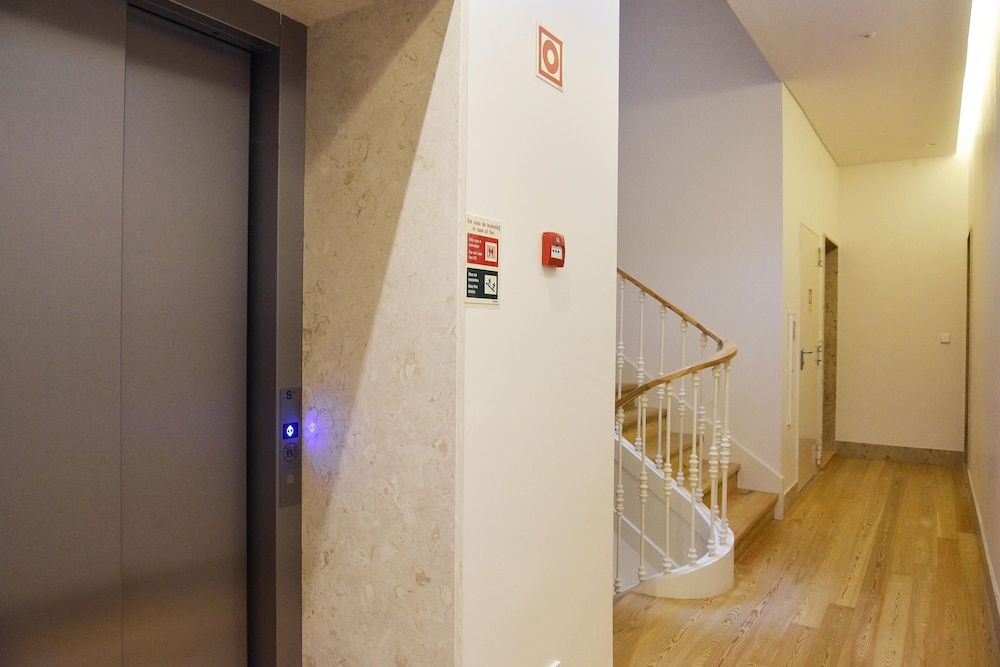 undefined Trendy Chic Apartment 7