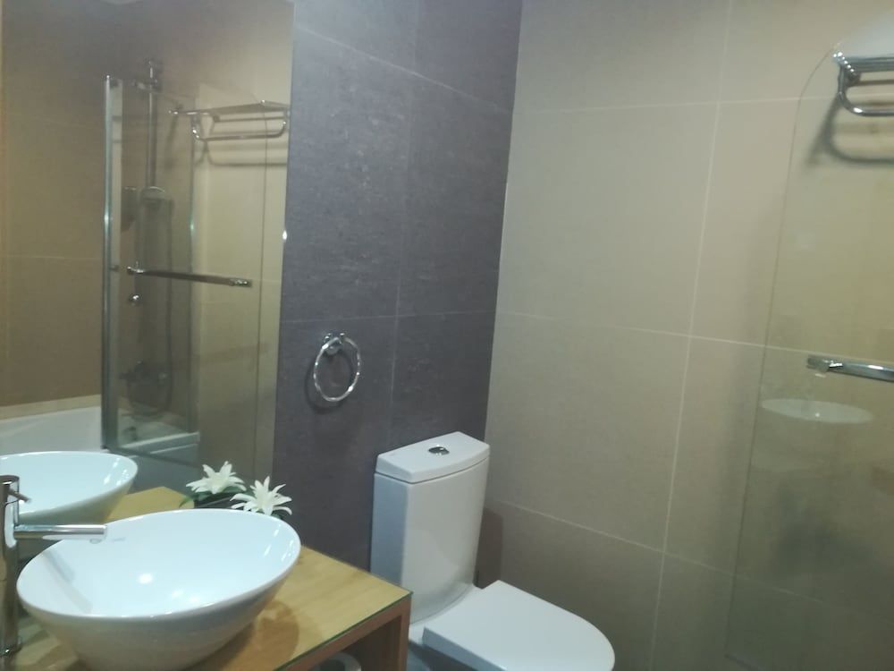 Lisbon Grand View City Apartment, 3 Bedrooms 8