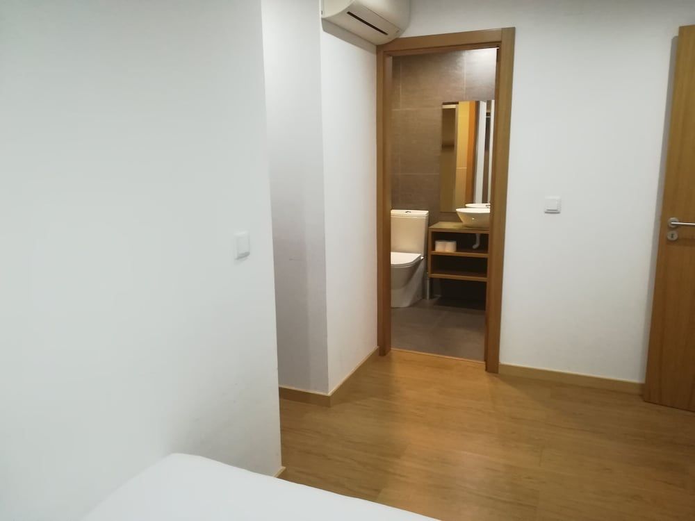 Lisbon Grand View City Apartment, 3 Bedrooms 9