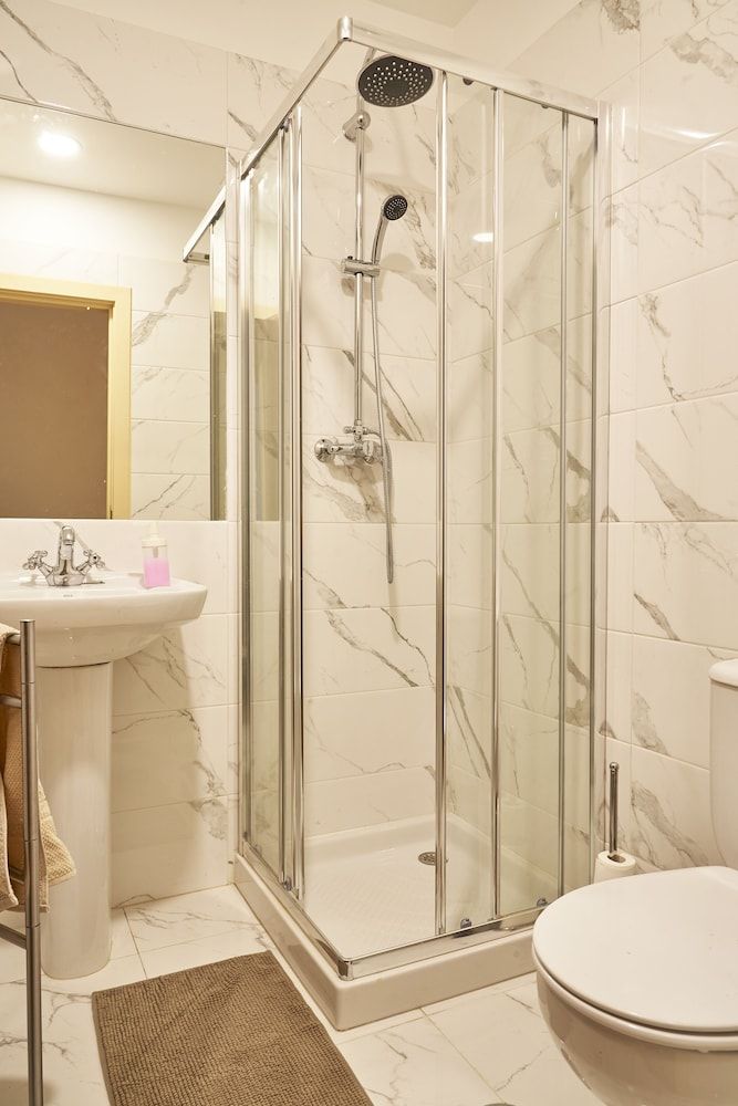 Campo Pequeno Avenida Deluxe Double Room, Shared Bathroom 6