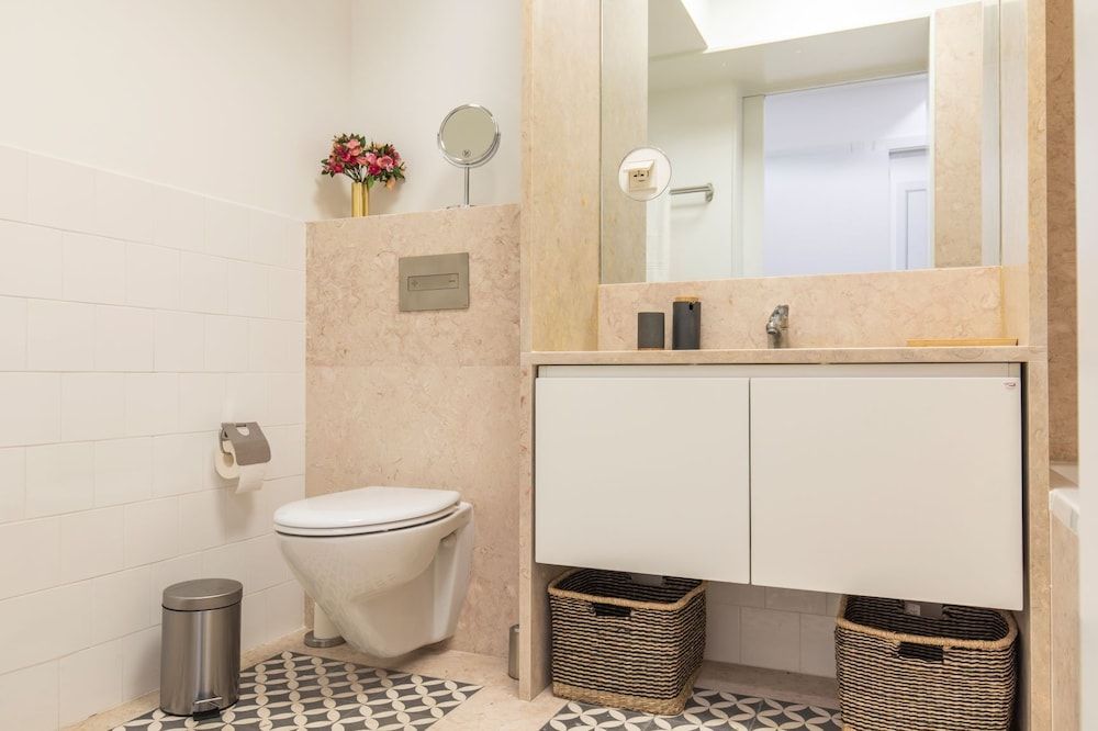 Trendy & Classic 2 Bedroom Apartment Apartment, 2 Bedrooms 31