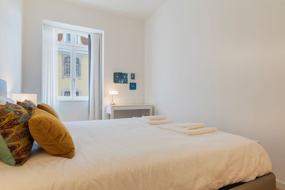 undefined Trendy & Classic 2 Bedroom Apartment 9