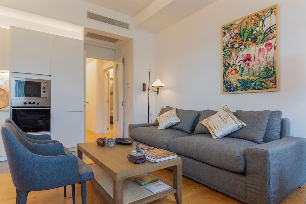 Trendy & Classic 2 Bedroom Apartment Apartment, 2 Bedrooms 22