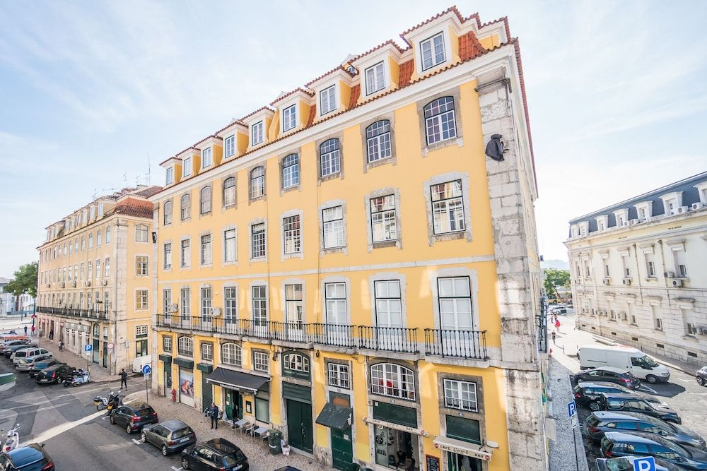 Spacious and Bright Apartment in Cais Sodre Apartment, 2 Bedrooms 19