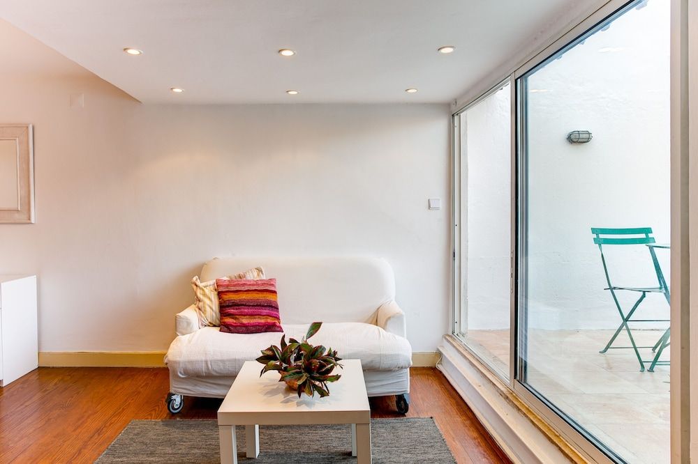Apartment Terrace in the Heart of Lisbon Apartment, 2 Bedrooms, Terrace 10