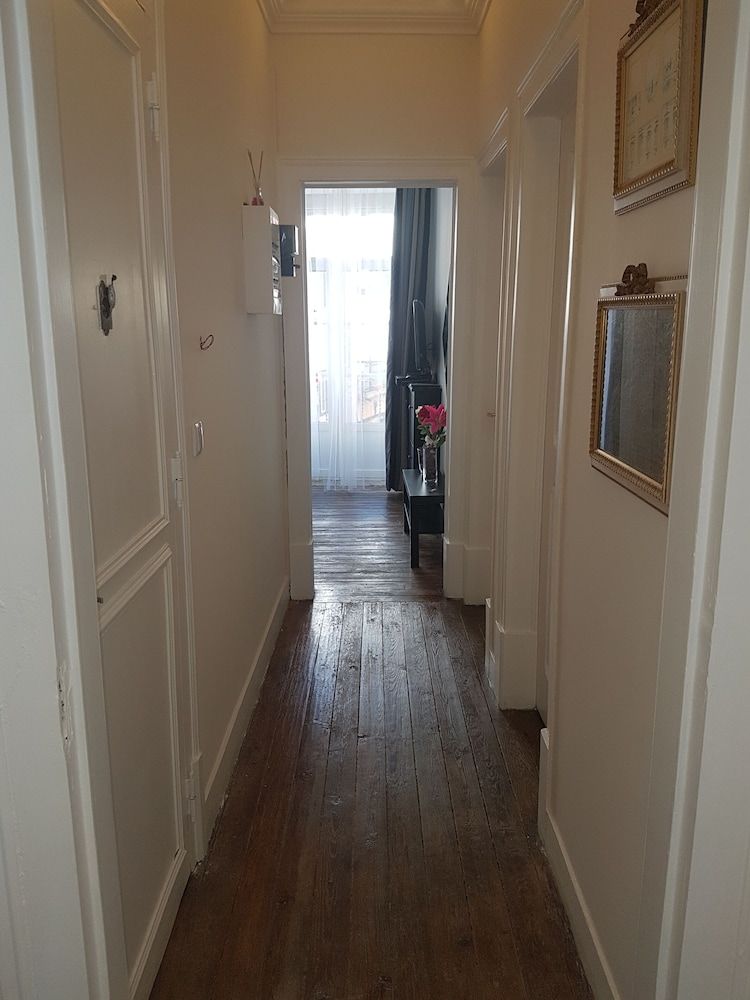 undefined Apartment with Balcony in the Heart of Lisbon 9