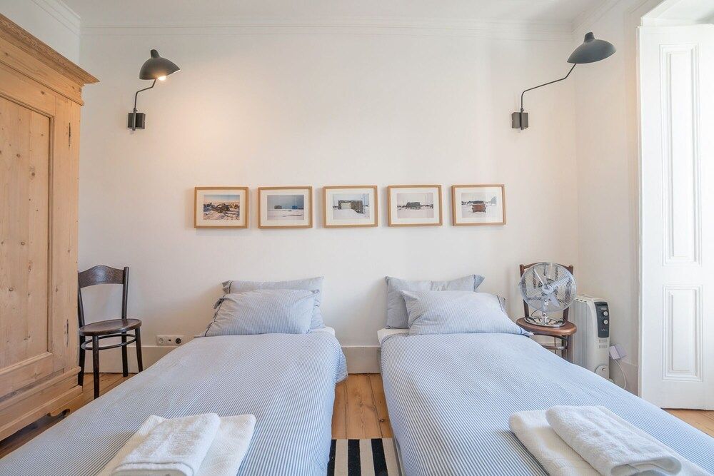 undefined An Ecletic Apartment in Lisbon 8