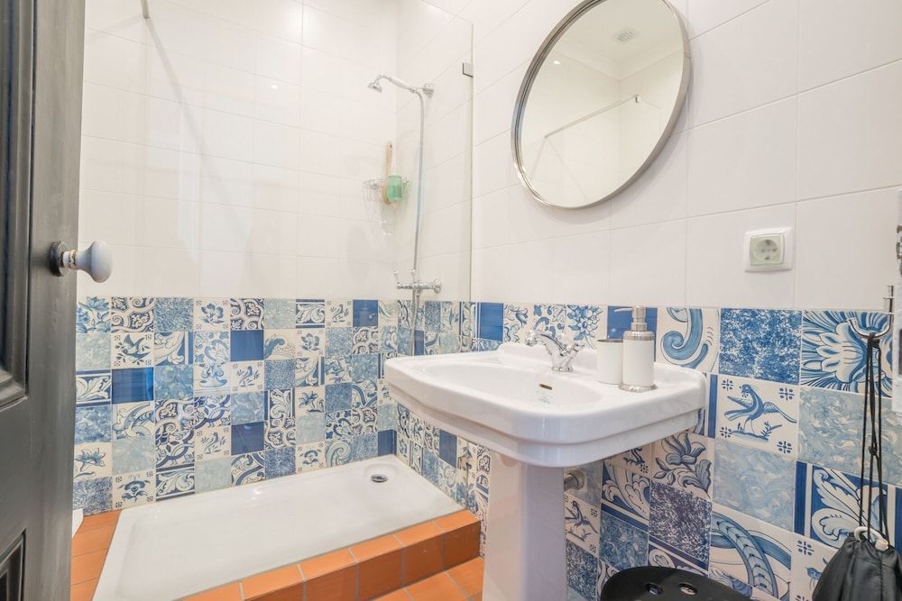 An Ecletic Apartment in Lisbon Apartment, 2 Bedrooms, Sea View 30