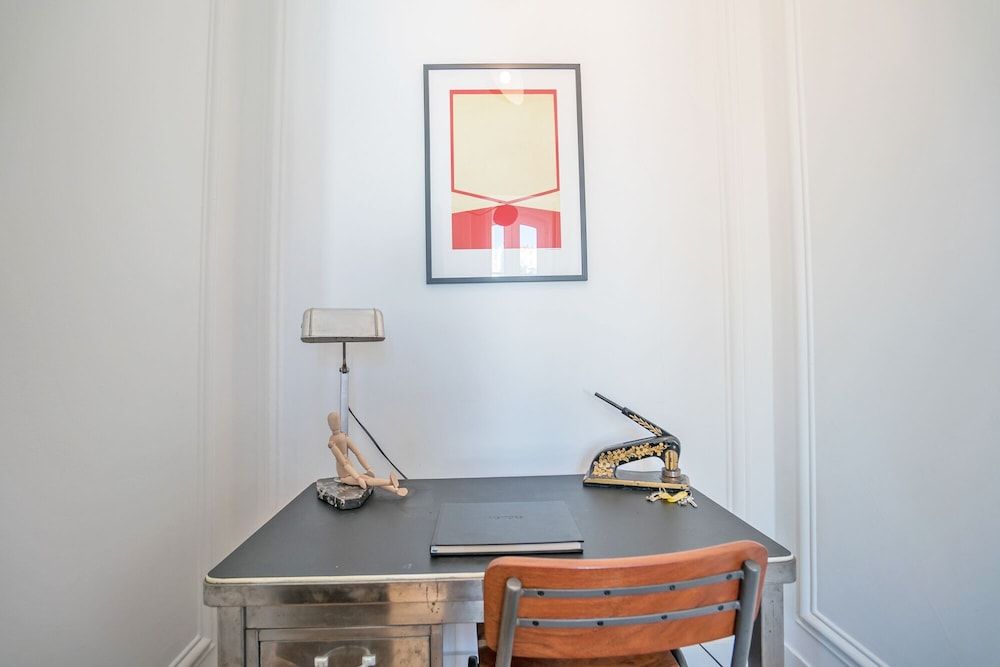 An Ecletic Apartment in Lisbon Apartment, 2 Bedrooms, Sea View 23