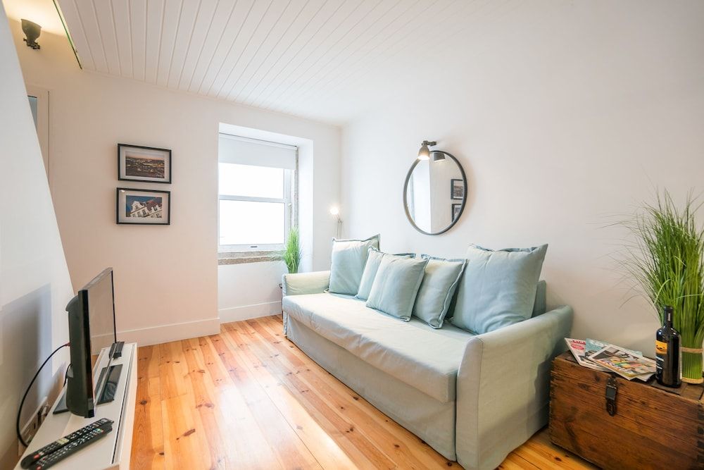 Rose Duplex Apartment 5E Apartment, 1 Bedroom 14