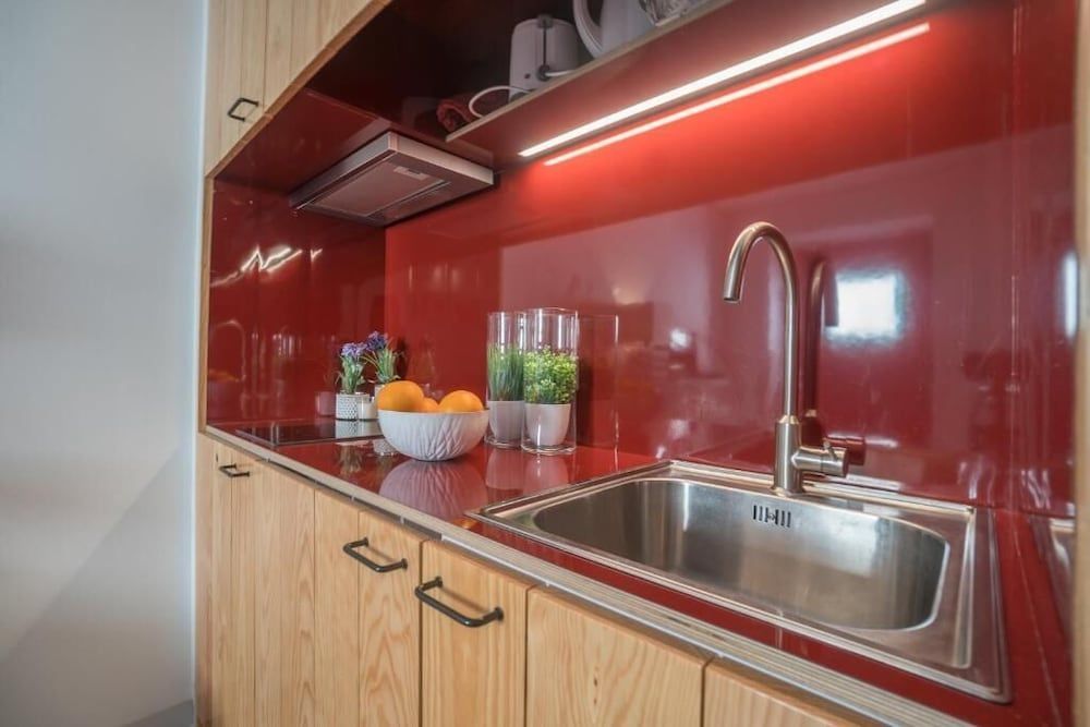 undefined Rose 3 Studio 2