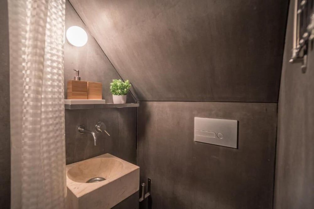 undefined Rose 3 Studio 7