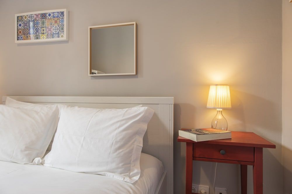 undefined Trendy & Lightful Apartment 8