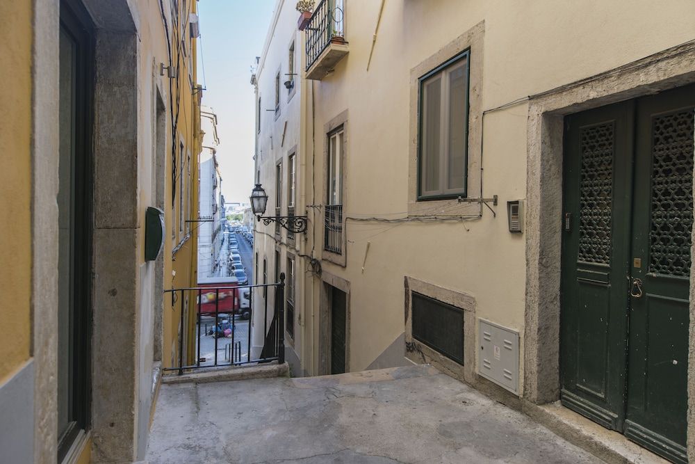 undefined Trendy & Lightful Apartment 3