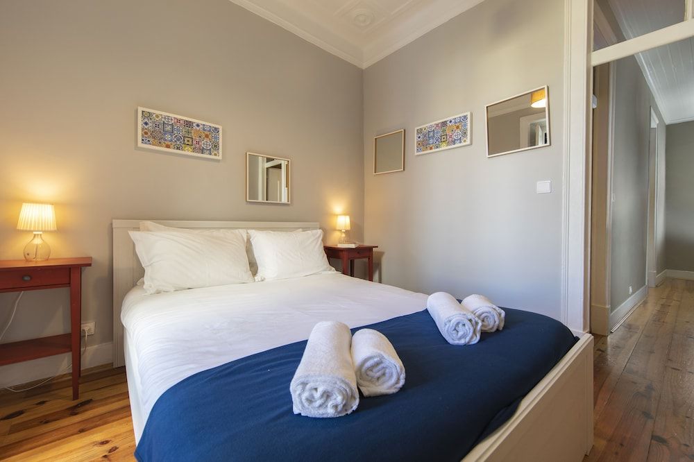 undefined Trendy & Lightful Apartment 7