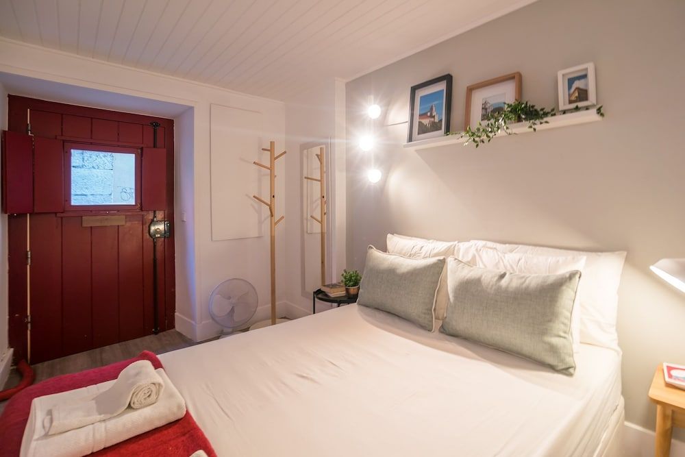 undefined Rose 7 Studio 4