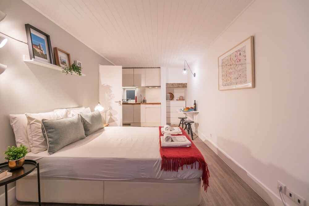 undefined Rose 7 Studio 3