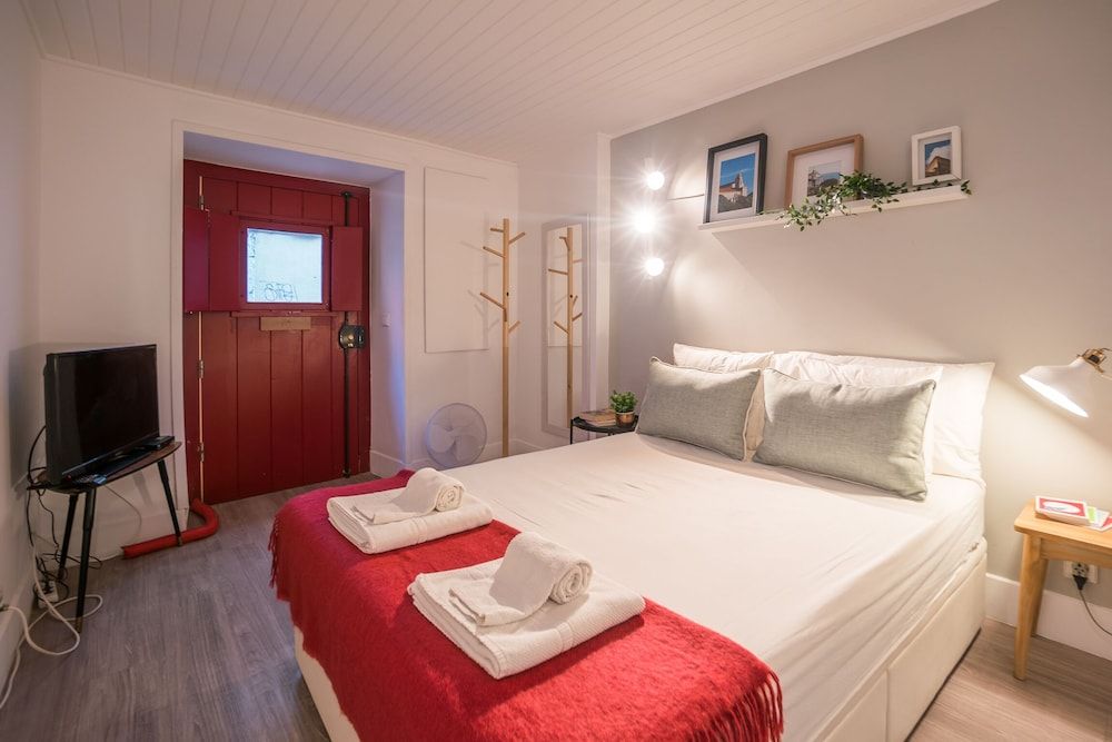 undefined Rose 7 Studio 5