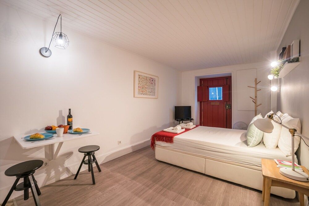 undefined Rose 7 Studio