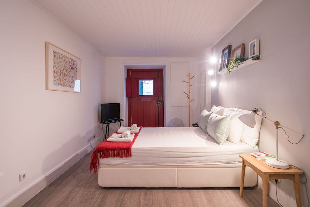 undefined Rose 7 Studio 7