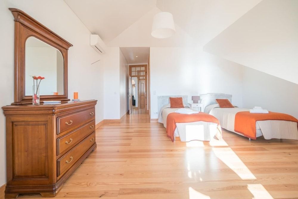 undefined Superb Flat Cathedral & River View 10