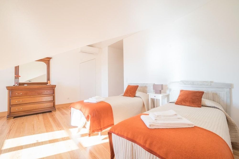 Superb Flat Cathedral & River View Apartment, 2 Bedrooms 6