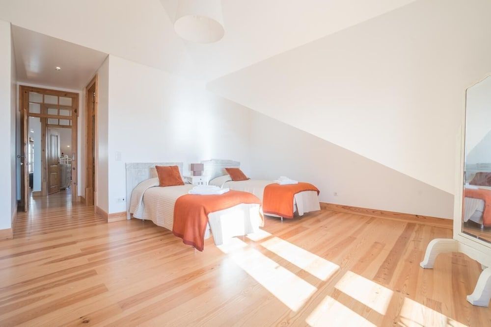 Superb Flat Cathedral & River View Apartment, 2 Bedrooms 7