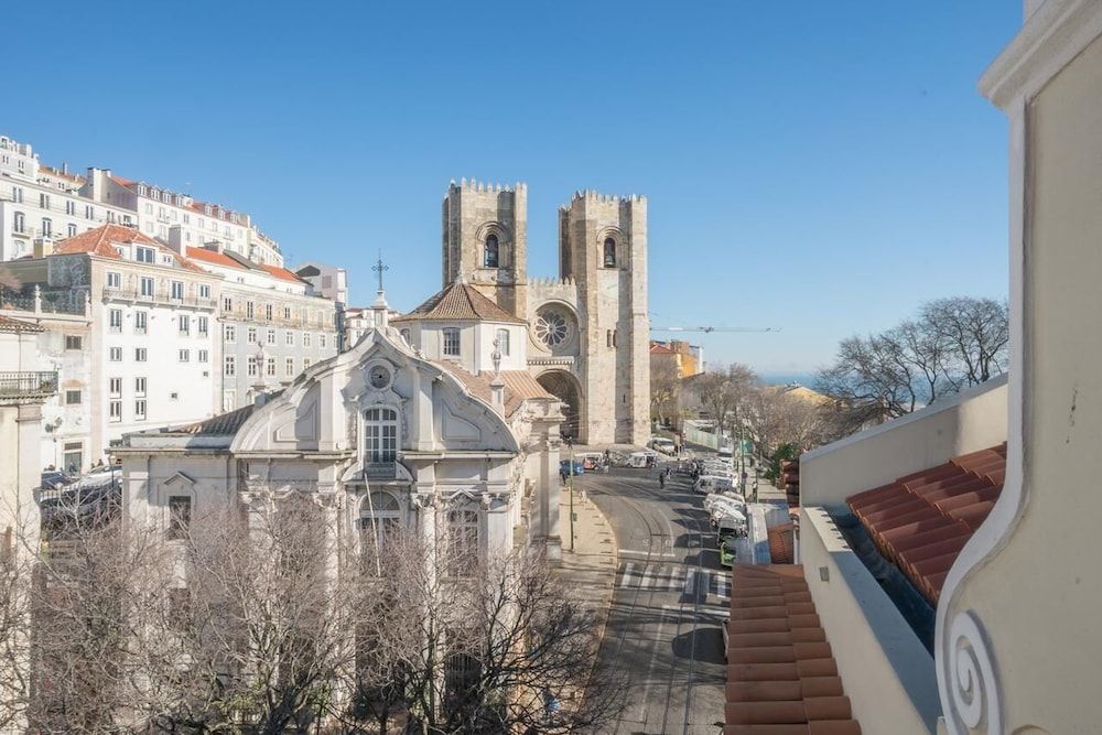 Superb Flat Cathedral & River View Apartment, 2 Bedrooms 14