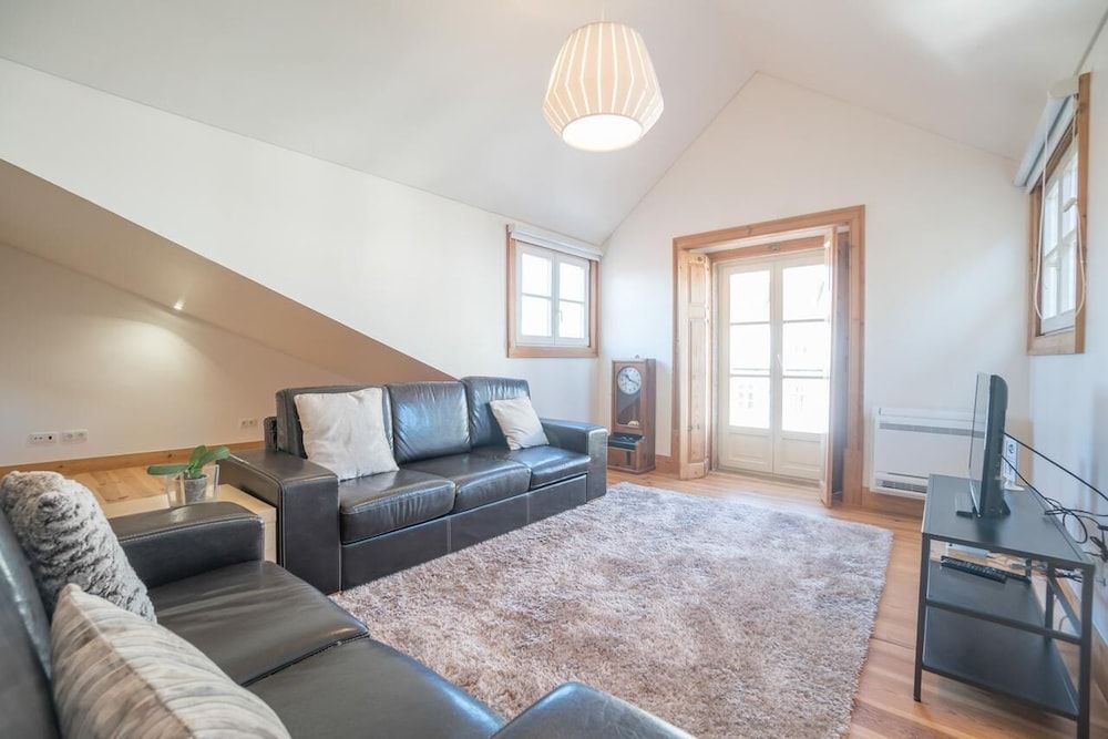 Superb Flat Cathedral & River View Apartment, 2 Bedrooms 19