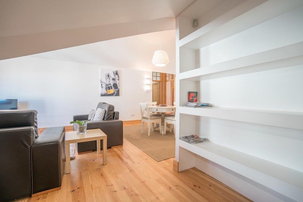 Superb Flat Cathedral & River View Apartment, 2 Bedrooms 25